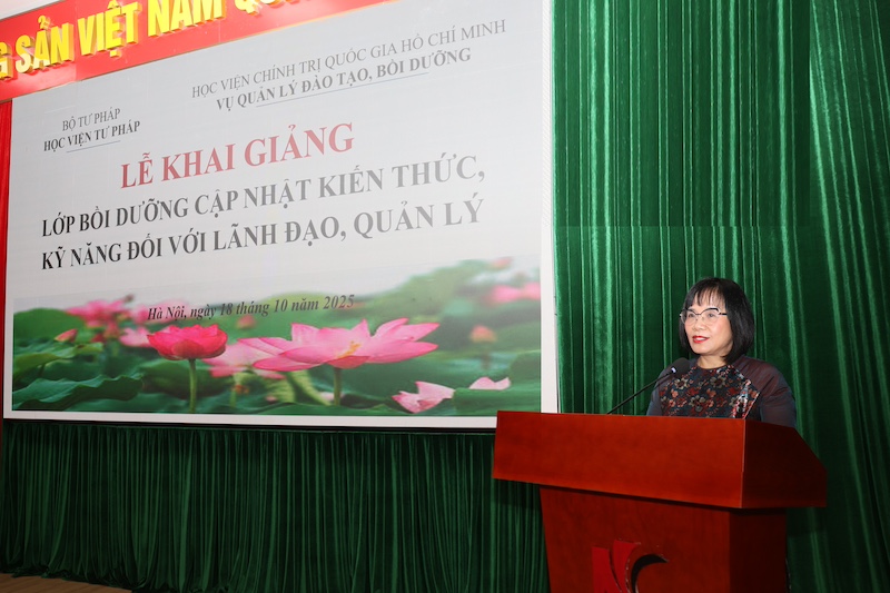 Khai giảng Lớp bồi dưỡng cập nhật kiến thức, kỹ năng đối với cán bộ lãnh đạo, quản lý